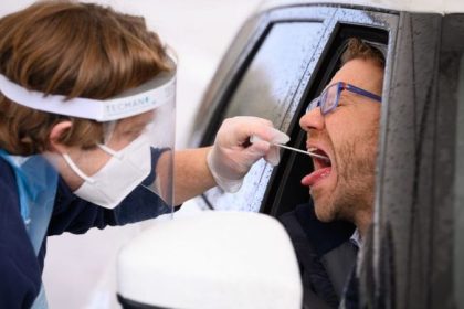 Anlasslose PCR-Tests für alle? – Expertenanhörung wirft Fragen auf