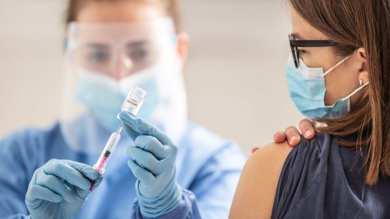 Tabuthema Impfschäden – Arzt: „Man traut sich nicht, irgendetwas zu sagen“