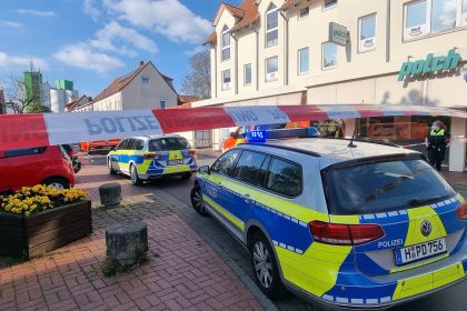 Hintergründe unklar: Mann ersticht 35-Jährige auf offener Straße