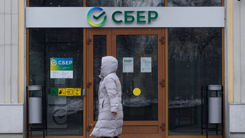 Die Sberbank war bisher bisher noch nicht mit Sanktionen in Folge der russischen Invasion in die Ukraine belegt worden.