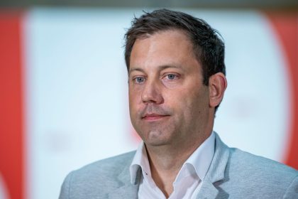 Klingbeil will mehr Unabhängigkeit von China