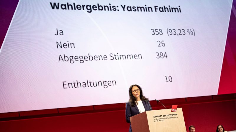 Der Deutsche Gewerkschaftsbund hat die SPD-Bundestagsabgeordnete Yasmin Fahimi zu seiner neuen Vorsitzenden gewählt. Die 54-Jährige erhielt beim DGB-Bundeskongress in Berlin 93,2 Prozent der abgegebenen Delegiertenstimmen.
