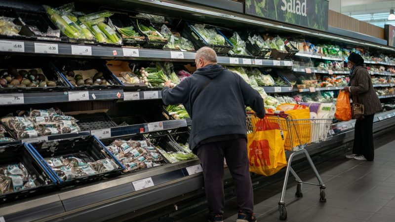 Kein Geld für Mahlzeiten: Eine britische Hilfsorganisation warnt, dass sich die wirtschaftliche Krise zu einer Gesundheitskrise entwickeln könnte.