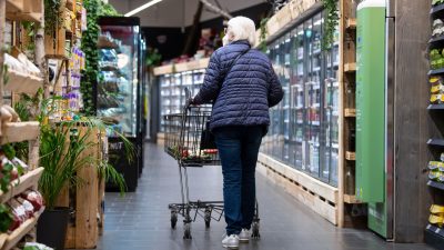 Weniger Bio: Kunden achten beim Einkauf stärker aufs Geld