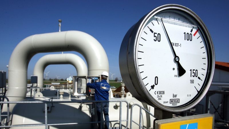Unter den betroffenen zu Gazprom Germania gehörenden Unternehmen ist auch der Gashändler Wingas, der unter anderem Stadtwerke und Industriebetriebe beliefert.