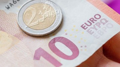 Bundestagsausschuss stimmt für Mindestlohn von zwölf Euro