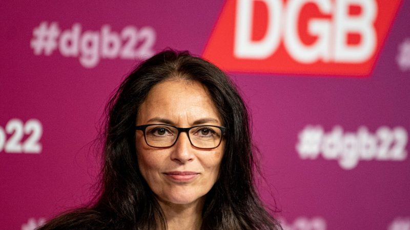 Yasmin Fahimi (SPD), neue DGB-Vorsitzende, spricht bei der Fortsetzung des 22. Ordentlichen Bundeskongress des Deutschen Gewerkschaftsbundes (DGB) auf einer Pressekonferenz.
