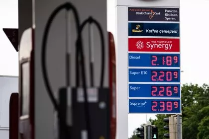 „Klimaschutz muss wehtun“: Berliner Jurist fordert Spritpreis von 100 Euro pro Liter