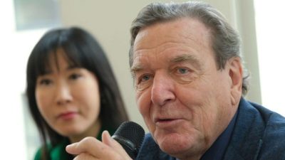 Altkanzler Schröder: „Ich bin und bleibe Sozialdemokrat“