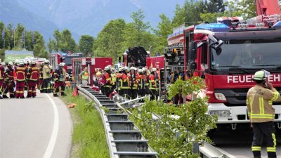 Beten und Hoffen – Söder besucht Unglücksort bei Garmisch-Partenkirchen