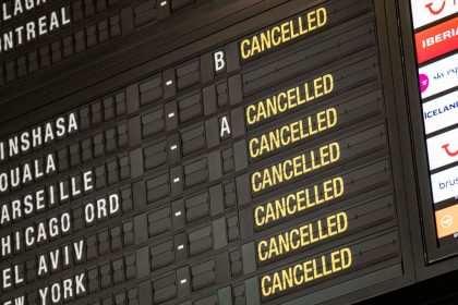 Airport-Chaos: Kofferberge und Tausende gestrichene Flüge
