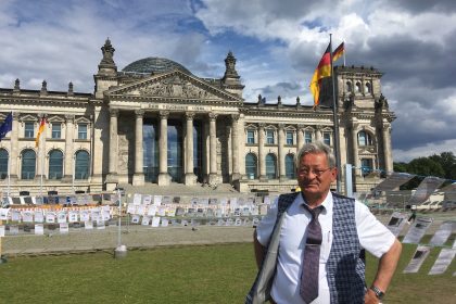 Galerie des Grauens vor dem Berliner Reichstag
