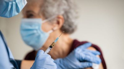 COVID-Zwangsimpfung: Jetzt spricht der Anwalt der flüchtigen Seniorin