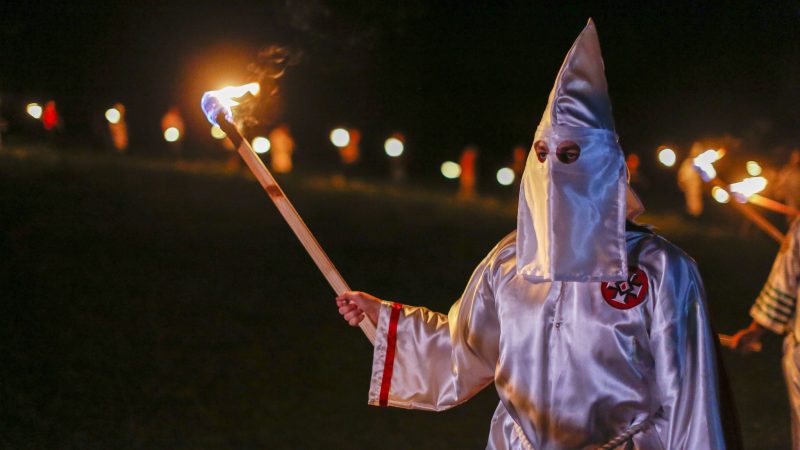 Auch heute noch gibt es in den USA Verbünde in der Tradition des berüchtigten rassistischen Ku-Klux-Klans. Ein entsprechender Verdacht in Deutschland ließ sich jedoch nicht zur Anklage bringen. (Archivbild)