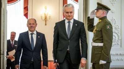 Bundeskanzler Olaf Scholz ist zu Gast beim litauischen Präsidenten Gitanas Nauseda in Vilnius.