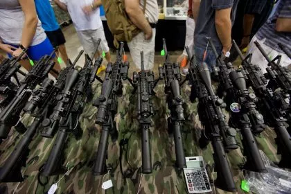 US-Abegeordnete stimmen für Verbot halbautomatischer Waffen