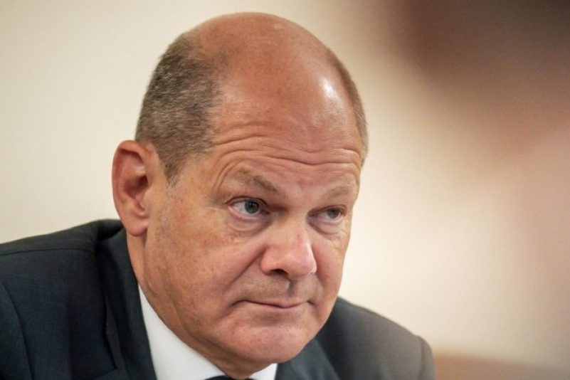 Einem Medienbericht zufolge will Bundeskanzler Olaf Scholz bald nach Kiew Reise - und zwar nicht alleine.