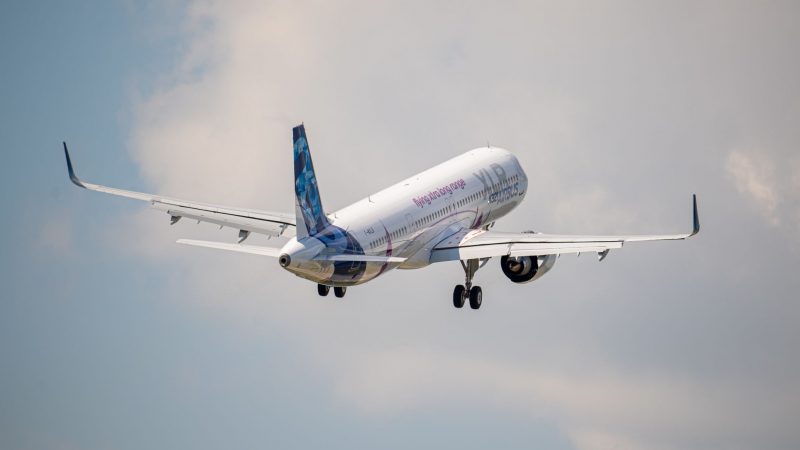 Der Airbus A321XLR ist zu einem Testflug gestartet. Der neue Flugzeugtyp soll besonders weite Strecken zurücklegen können.
