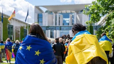 EU-Kommission empfiehlt Kandidatenstatus für Ukraine und Moldau