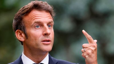 Nach Wahlschlappe: Macron stellt Regierung neu auf