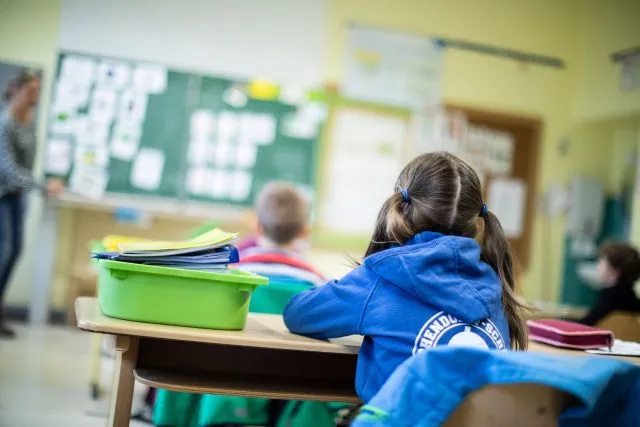 Der Nationale Bildungsbericht Bericht wird alle zwei Jahre unter Federführung des Leibniz-Instituts für Bildungsforschung und Bildungsinformation (DIPF) erstellt.