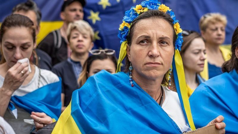 Ukrainerinnen bei einer Kundgebung vor dem Sitz des Europäischen Rates in Brüssel.