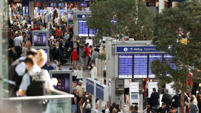 Frust zu Ferienbeginn: Starker Andrang am Düsseldorfer Flughafen