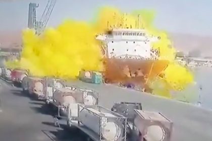 Jordanien: Chlorgas-Tank stürzt auf Schiff – Mindestens 13 Tote