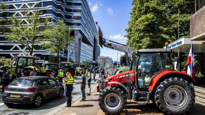 NL-Bauernproteste: Geplantes Höfesterben durch kommunistische Agenda?