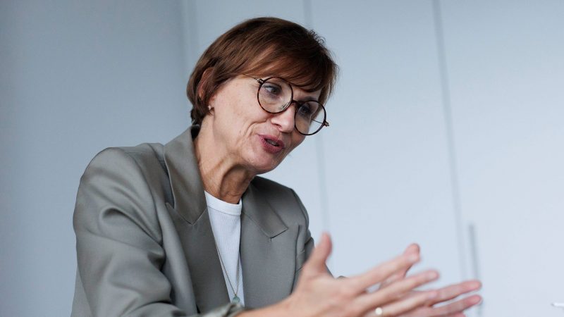 Bundesbildungsministerin Bettina Stark-Watzinger (FDP) warnt vor breiten Schulschließungen zur Eindämmung des Coronavirus.