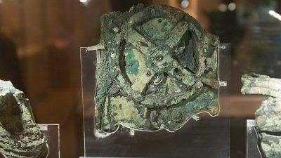 Von Kopf bis Fuß: Neue Funde am Mechanismus von Antikythera