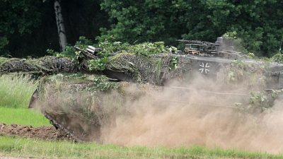 Geheim-Besuch in Spanien: Ukrainische Militärs prüfen Leopard-2-Kauf