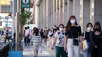 Studie aus Japan weist pathogene Mikroben auf Masken nach