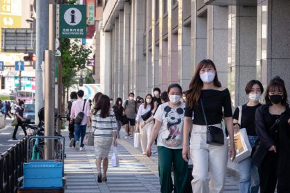 Studie aus Japan weist pathogene Mikroben auf Masken nach