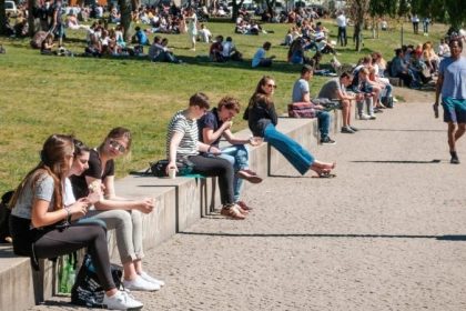 Einsamkeit als neue Volkskrankheit – Deutschland sucht Antwort