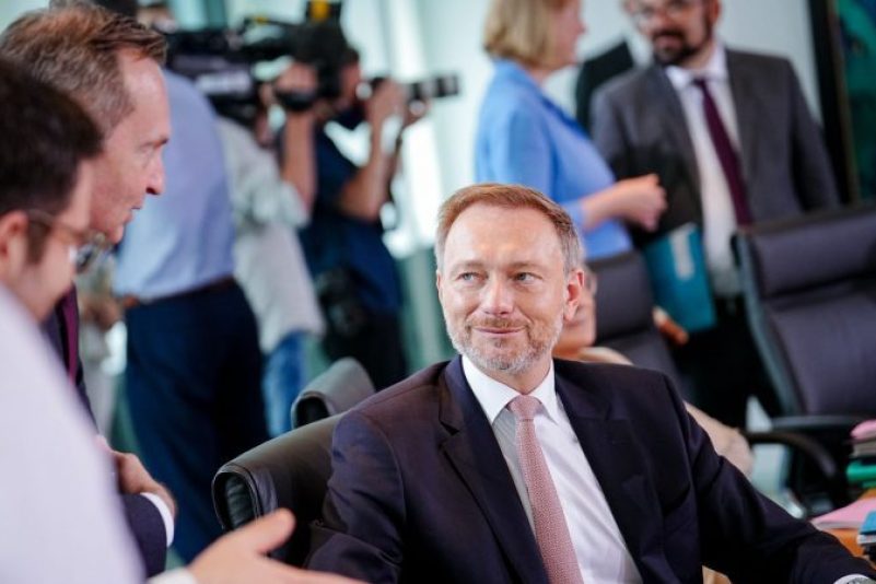 Finanzminister Christian Lindner (FDP) während der Sitzung des Bundeskabinetts im Kanzleramt.