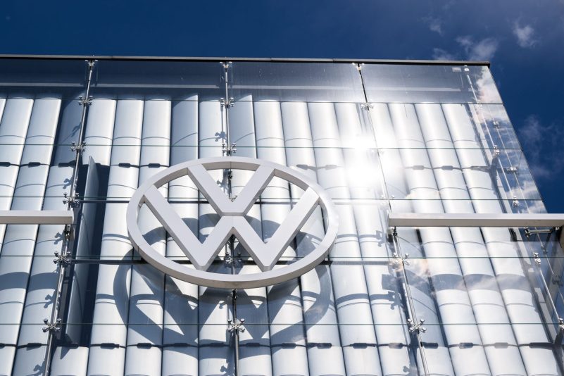 Alle Zeichen stehen auf E-Mobilität: VW startet den Bau seines ersten deutschen Zellwerks.