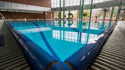 Schwimmhallen in Nürnberg bleiben für die nächsten Wochen geschlossen - um Energie zu sparen.