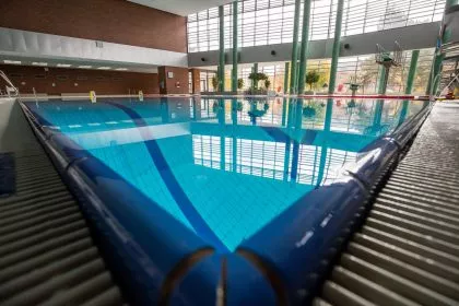 Schwimmenlernen in kaltem Wasser – bald mehr Nichtschwimmer?