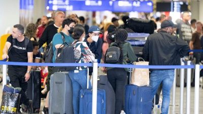 Deutsche Flughäfen: Längere Wartezeiten, aber kein Chaos
