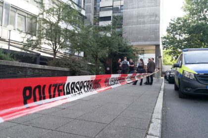 Tote Frau in Mercedes-Parkhaus gefunden und weitere zwei Männerleichen