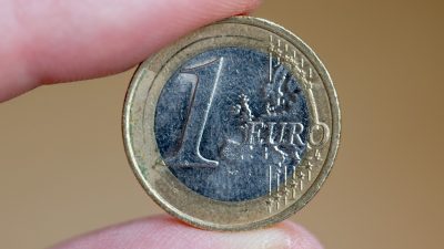 „Der Euro verliert“ – und fällt klar unter Parität zum US-Dollar