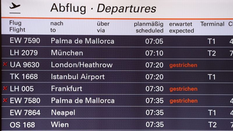 Gestrichene Flüge am Hamburger Flughafen.