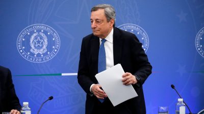 Italiens Ministerpräsident Mario Draghi will als Konsequenz aus einer Regierungskrise zurücktreten.