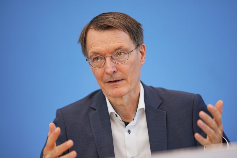 Bundesgesundheitsminister Karl Lauterbach (SPD) bei einer Pressekonferenz zur Corona-Lage in Berlin.