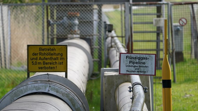 Eine Flüssiggas-Pipeline am Nordsee-Gas-Terminal in Brunsbüttel.