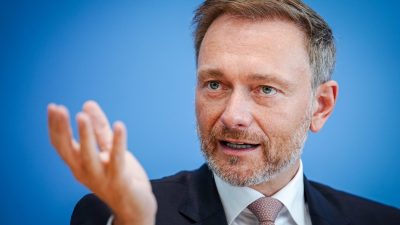 Lindner lehnt Bundesmittel für Verlängerung des 9-Euro-Tickets strikt ab