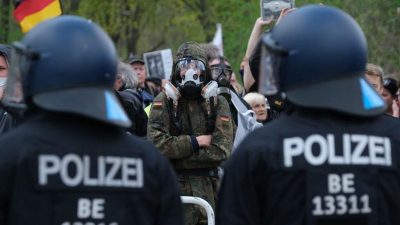 Ominöser Todesfall: Ältere Dame nach Corona-Demo in Berlin verstorben