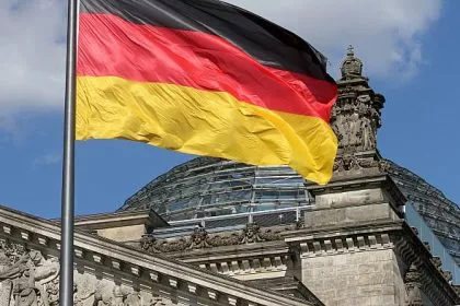 Klage in Karlsruhe: AfD und Union fordern Komplett-Wiederholung der Bundestagswahl in Berlin
