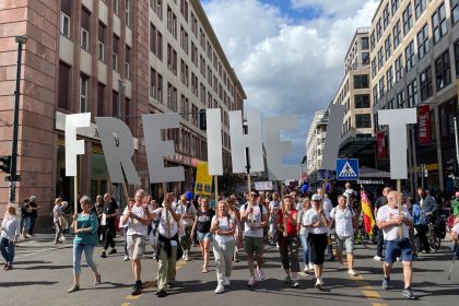 Woche der Demokratie: Kritik auf der Straße – Fröhlich und friedlich